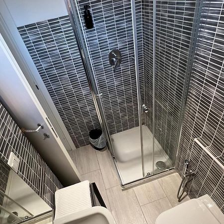 Apartamento Rafael Milano - 10 Min From Linate Airport, Centrale Fs, Ospedale San Raffaele Exterior foto