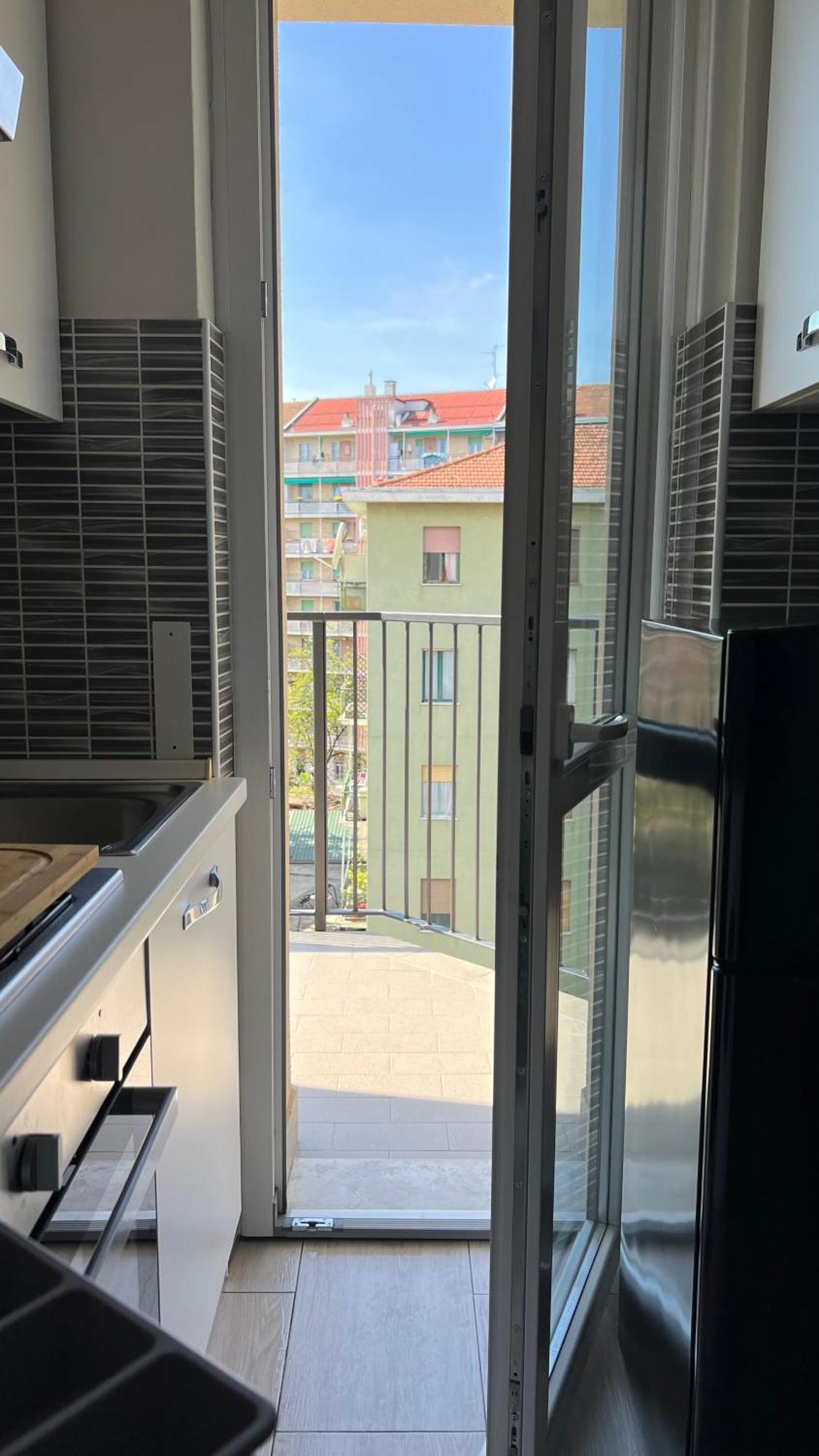 Apartamento Rafael Milano - 10 Min From Linate Airport, Centrale Fs, Ospedale San Raffaele Exterior foto