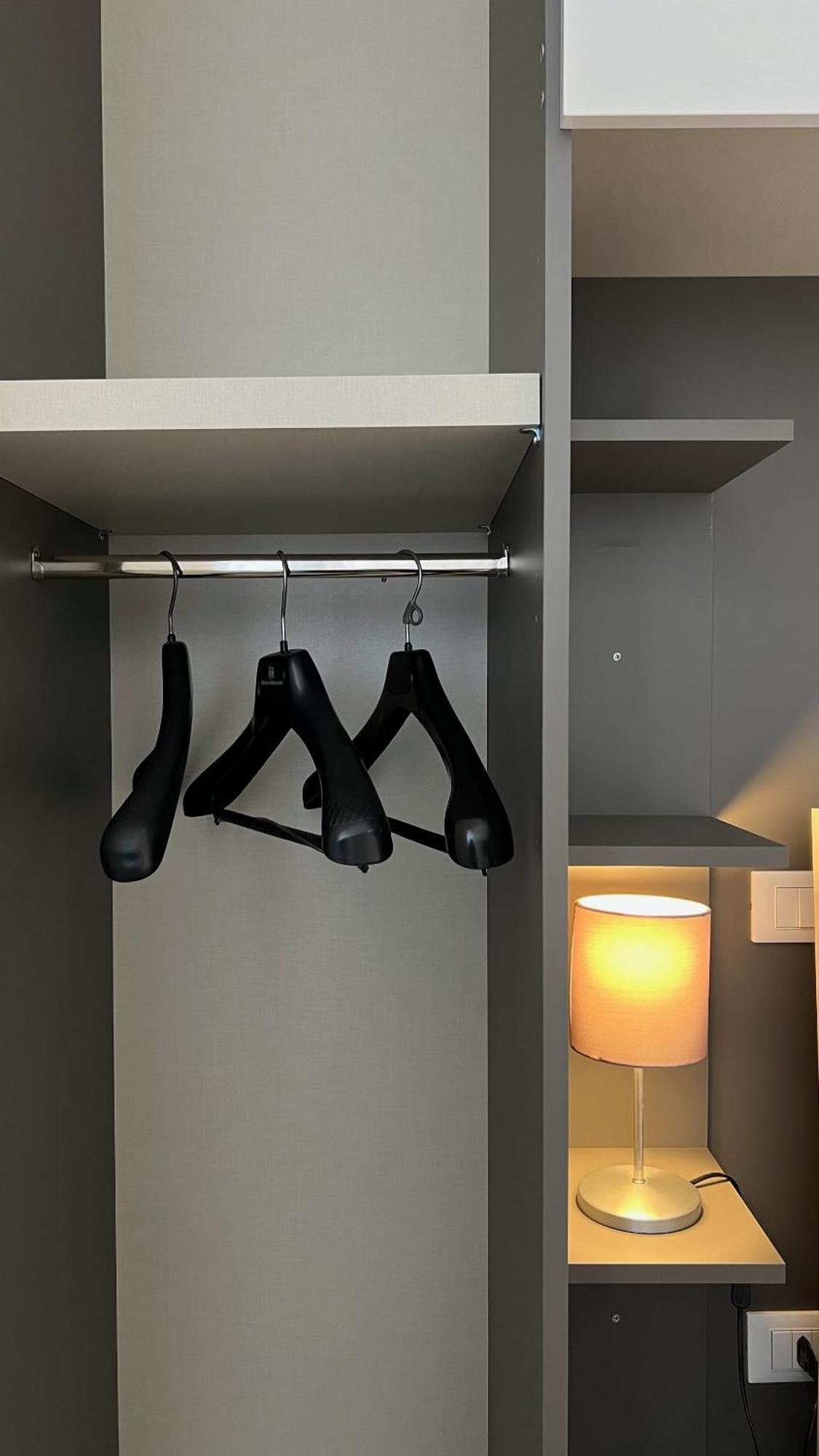 Apartamento Rafael Milano - 10 Min From Linate Airport, Centrale Fs, Ospedale San Raffaele Exterior foto