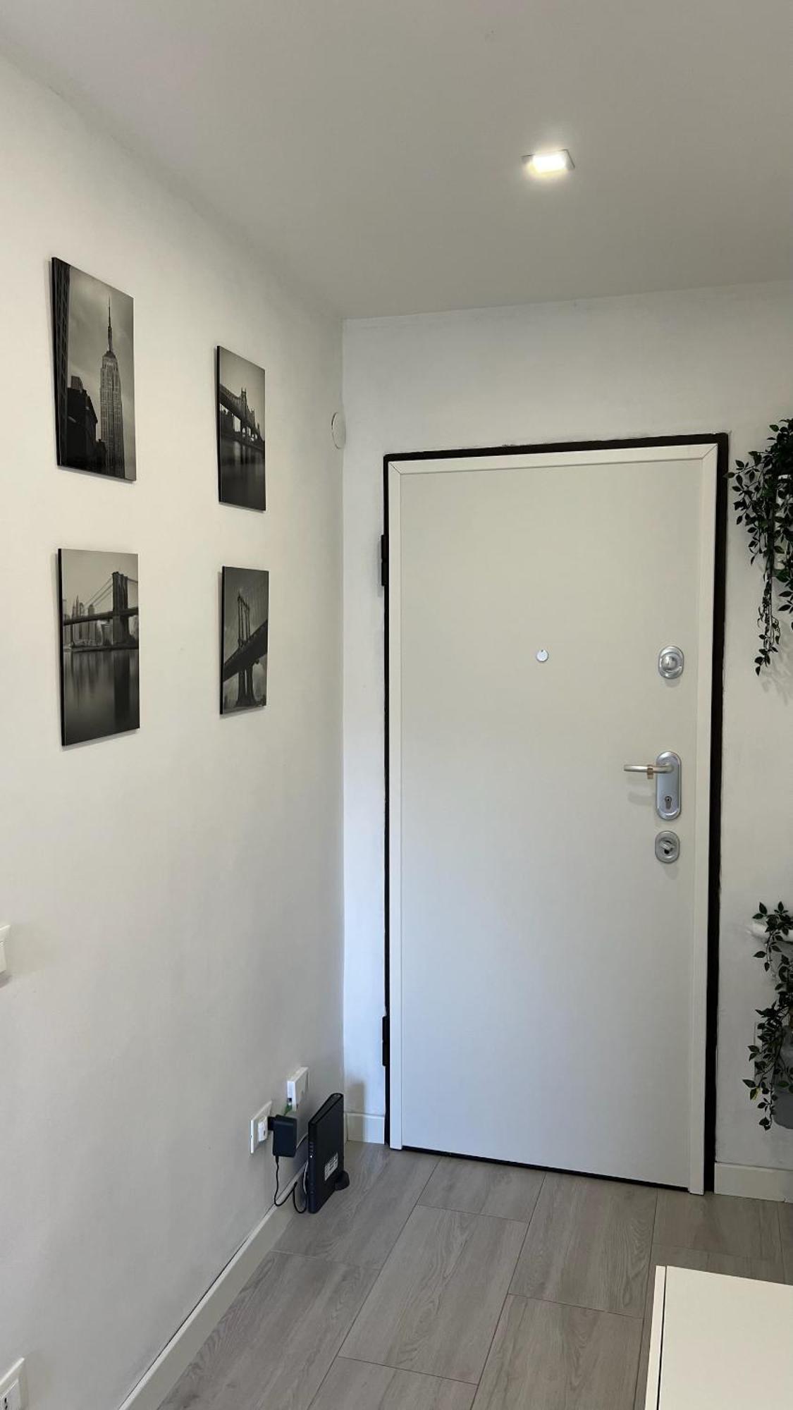 Apartamento Rafael Milano - 10 Min From Linate Airport, Centrale Fs, Ospedale San Raffaele Exterior foto