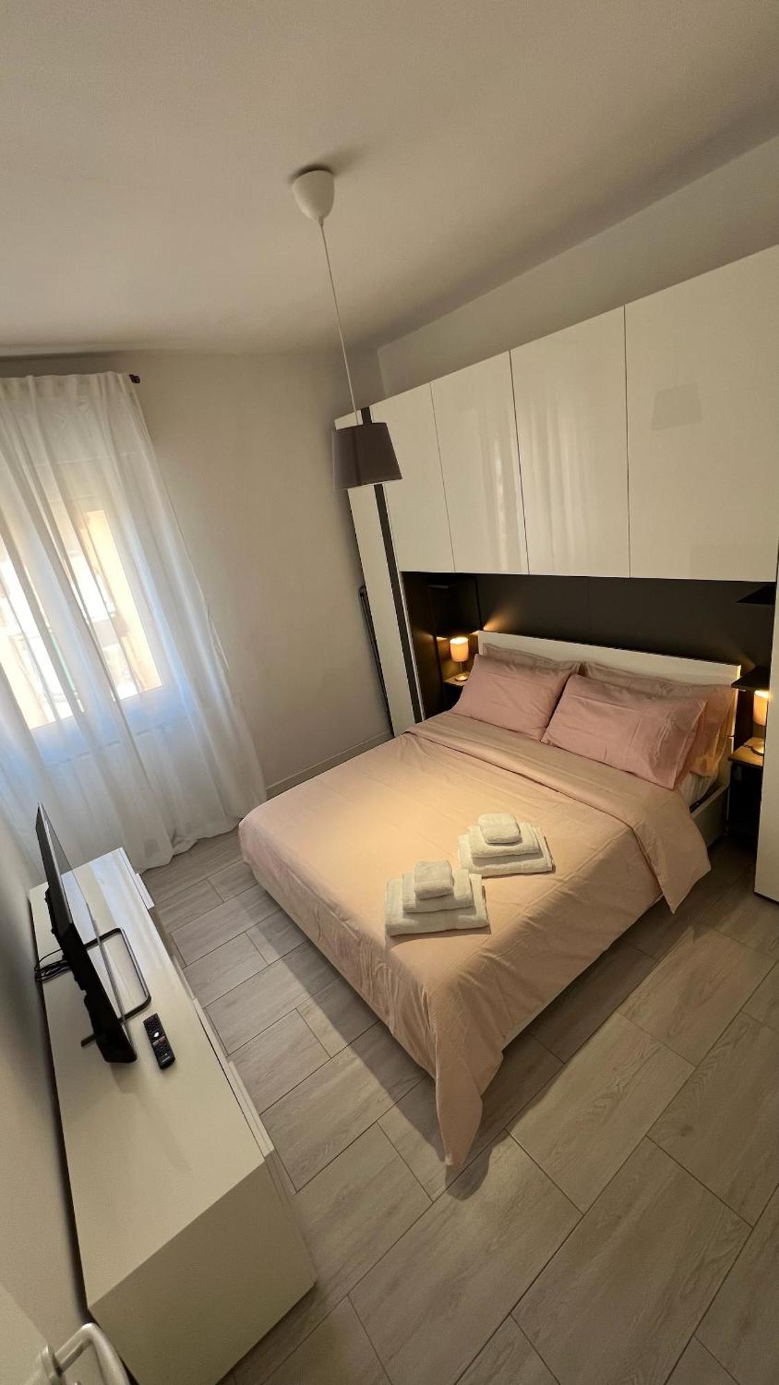 Apartamento Rafael Milano - 10 Min From Linate Airport, Centrale Fs, Ospedale San Raffaele Exterior foto