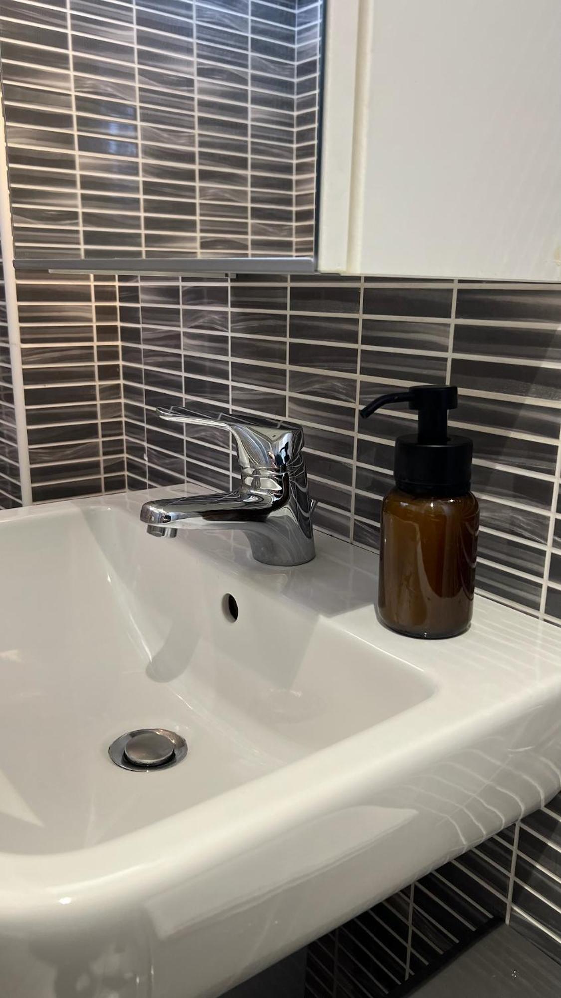 Apartamento Rafael Milano - 10 Min From Linate Airport, Centrale Fs, Ospedale San Raffaele Exterior foto