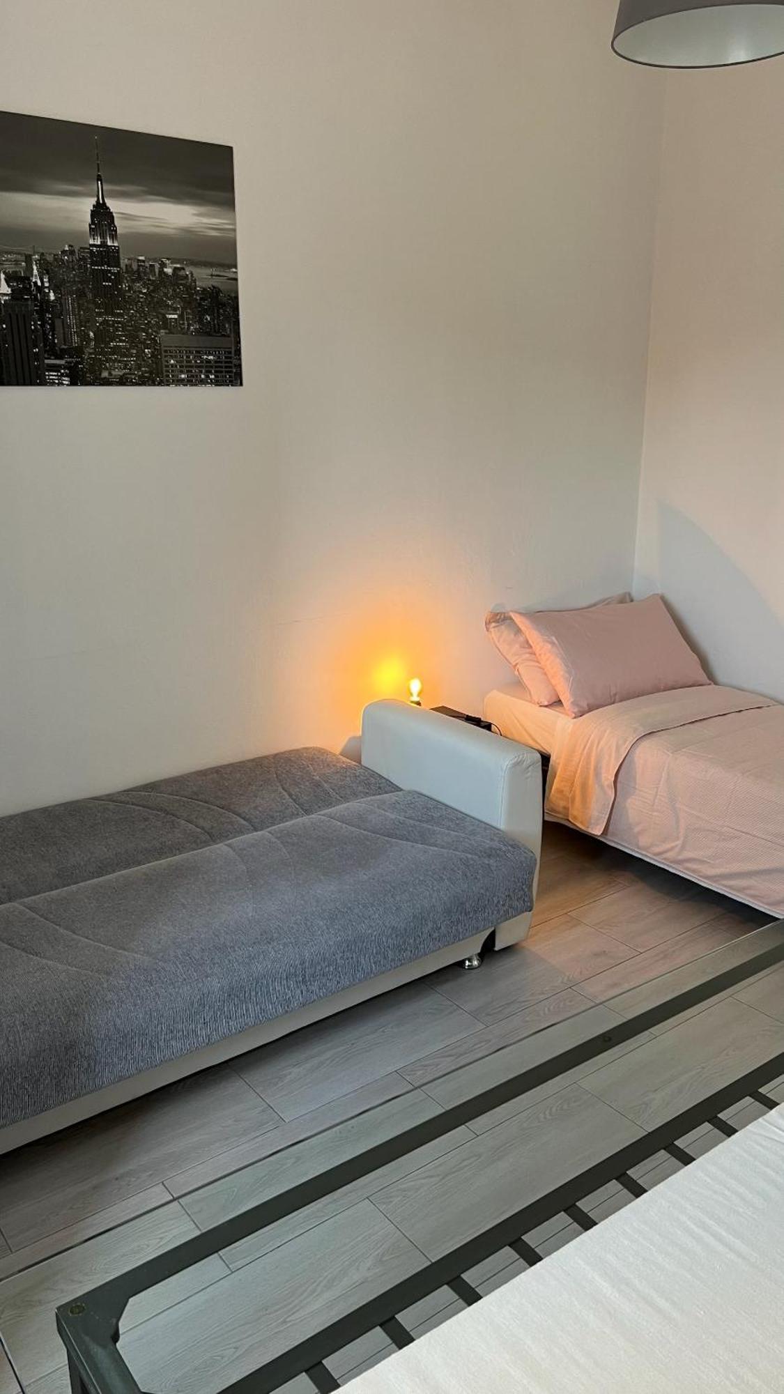 Apartamento Rafael Milano - 10 Min From Linate Airport, Centrale Fs, Ospedale San Raffaele Exterior foto