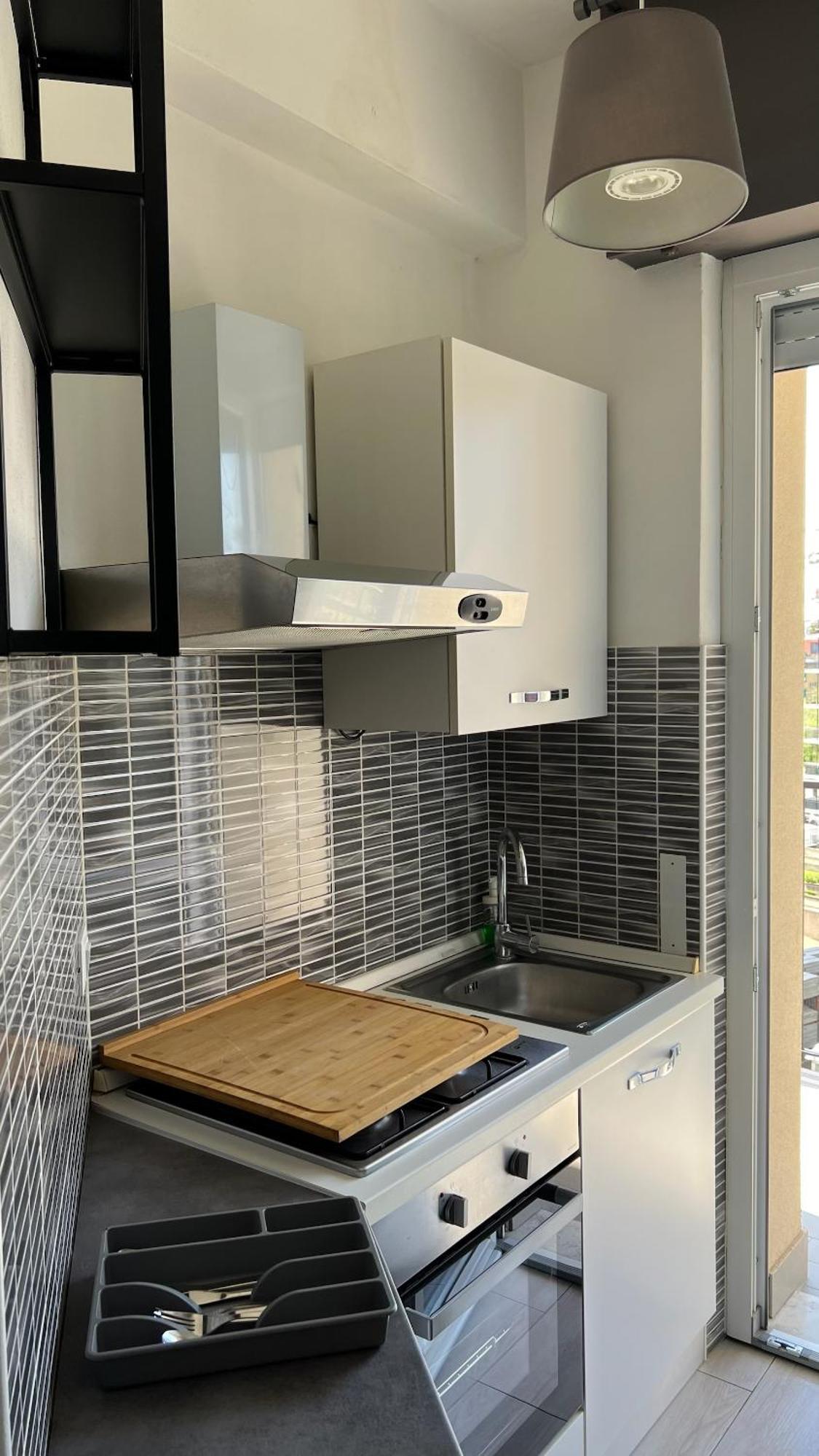 Apartamento Rafael Milano - 10 Min From Linate Airport, Centrale Fs, Ospedale San Raffaele Exterior foto