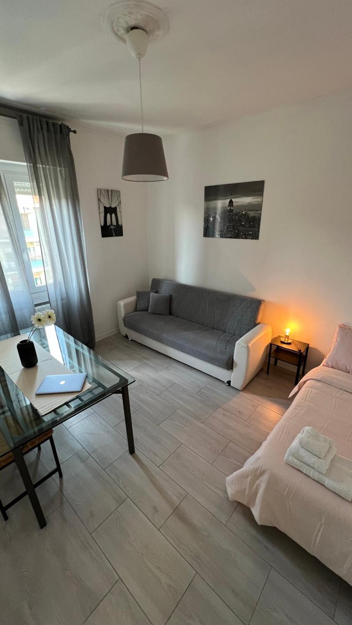 Apartamento Rafael Milano - 10 Min From Linate Airport, Centrale Fs, Ospedale San Raffaele Exterior foto